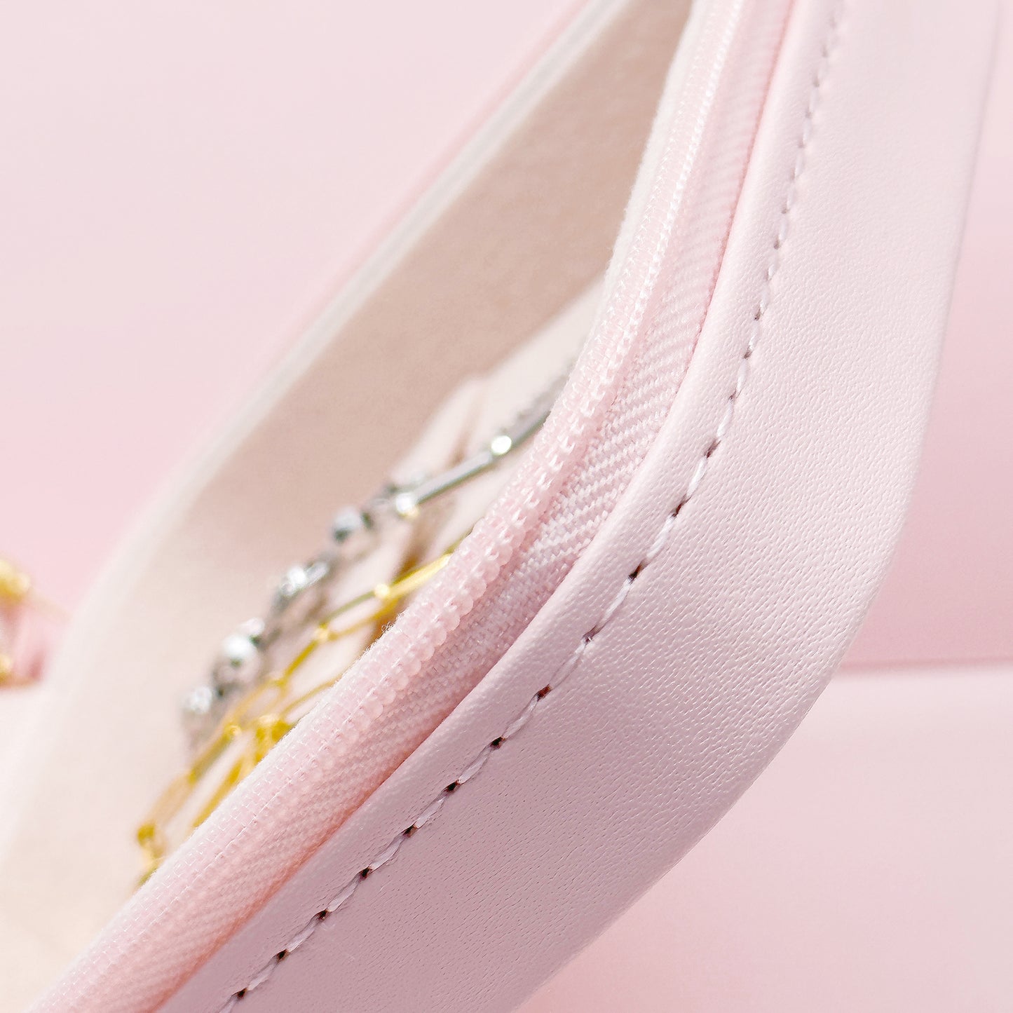 Close-up of reinforced internal structure, securing earrings and bracelets in place