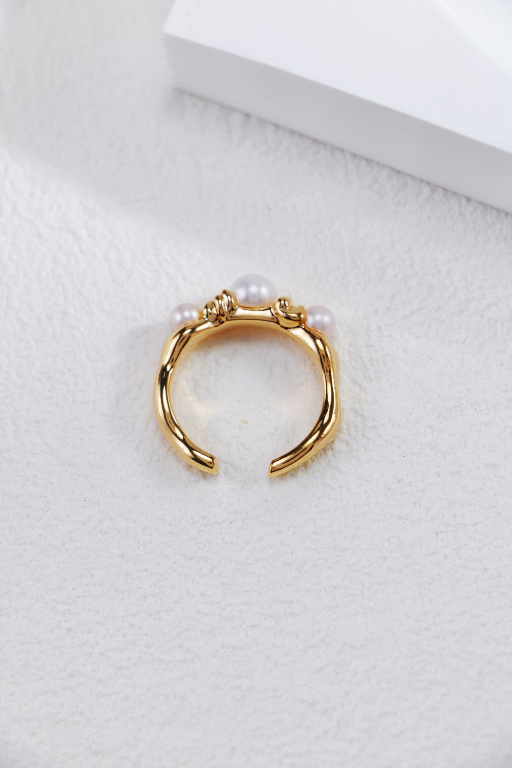 MOLTEN PEARL STACKING RING