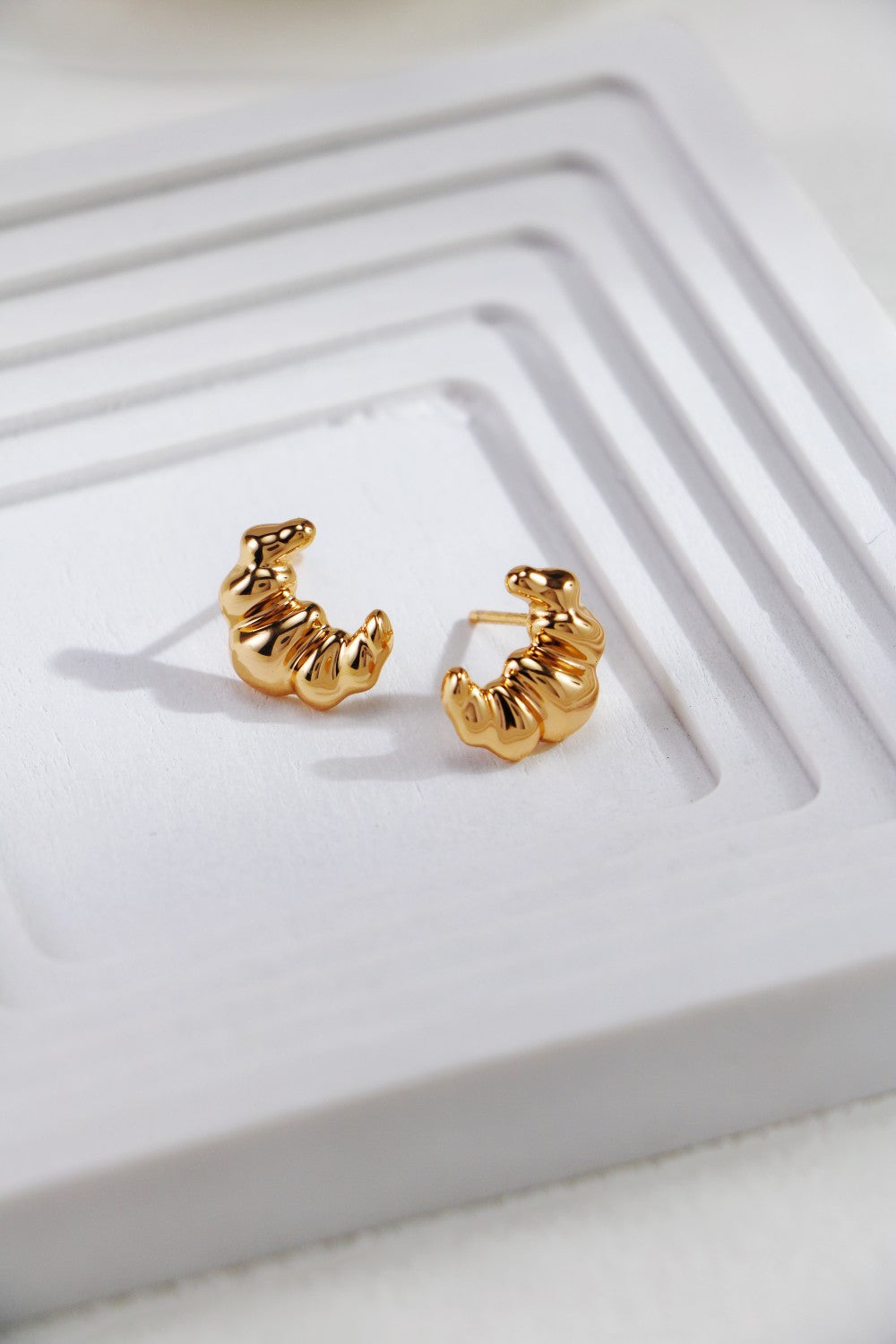 GOLD CROISSANT STUDS & NECKLACE SET